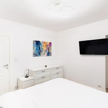 Apartment Ultra Modern 2br - Walk Downtown And Everywhere! Bukarest