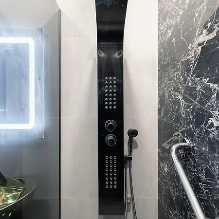 Ultra Modern 2br - Walk Downtown And Everywhere! Bukarest